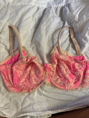 Victoria's Secret Pink Lace Underwire Bra with Beige Trim